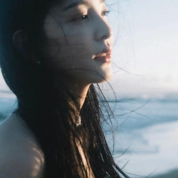 东德蕾丝的爱欲